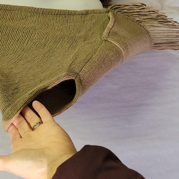 Shawl - Picture 2 of 6